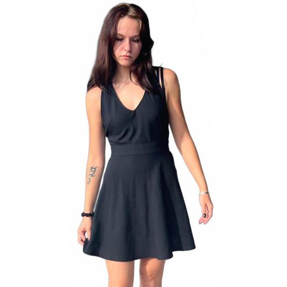 90s Banana Republic 26' V-Neck Wool Mini Wrap Dress - Picture 2 of 4